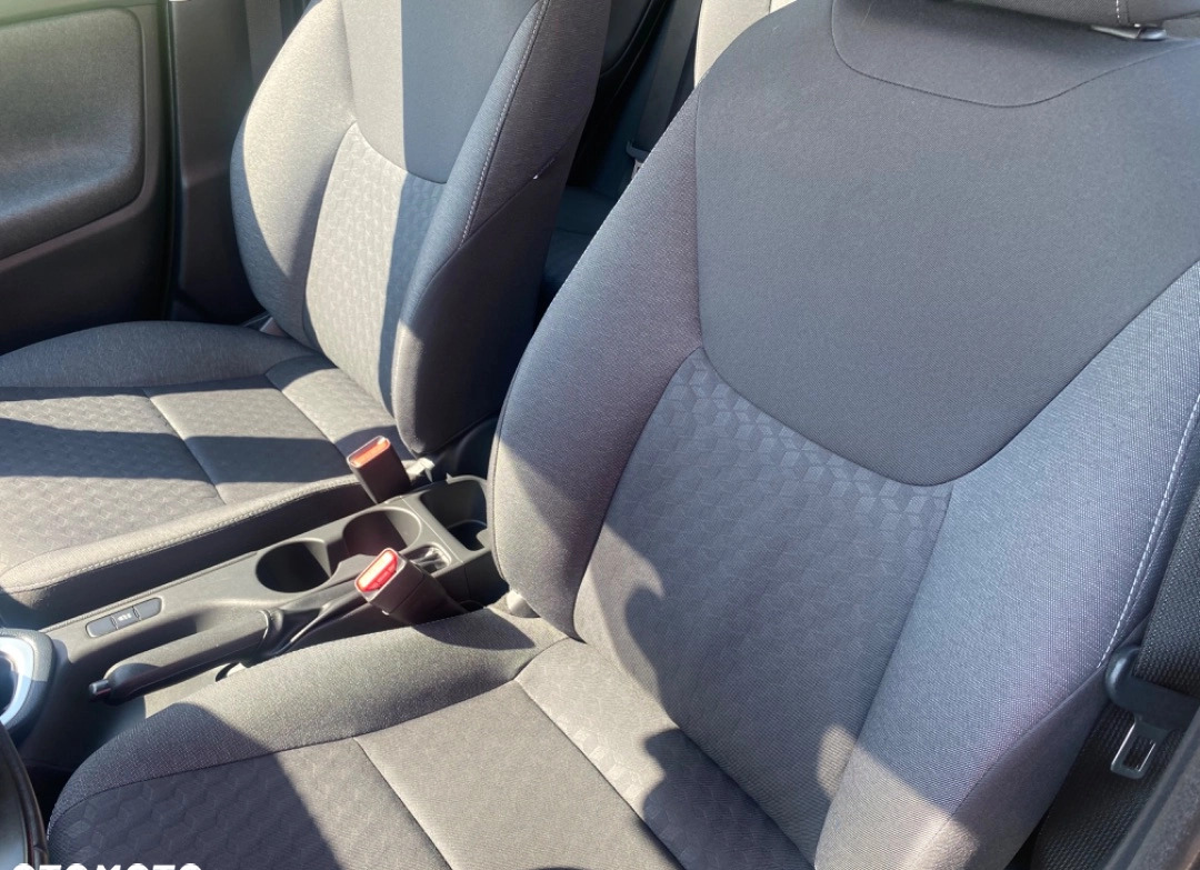 Toyota Yaris cena 70110 przebieg: 18500, rok produkcji 2021 z Kielce małe 407